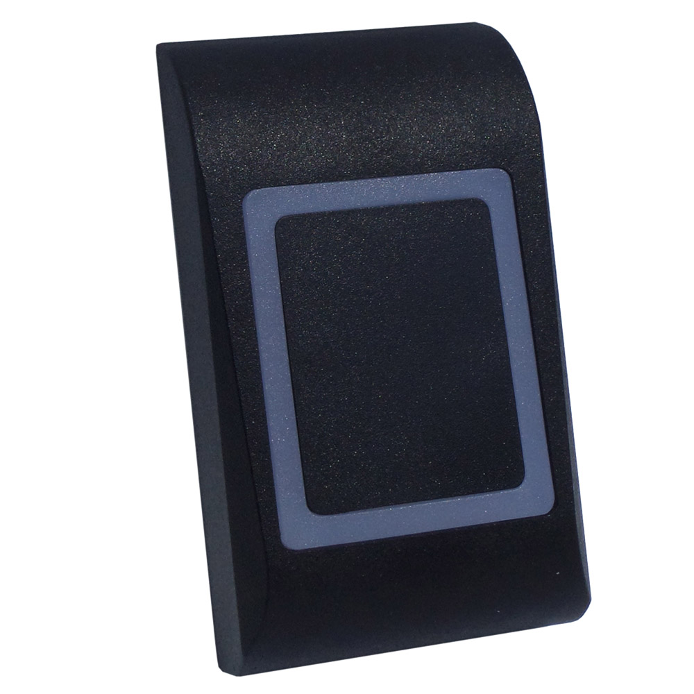 Aritech MIFARE Kartenleser ACL800SUW-RDMF-B, schwarzer Aufputzleser, schräge Ansicht mit rechteckiger Leserfläche