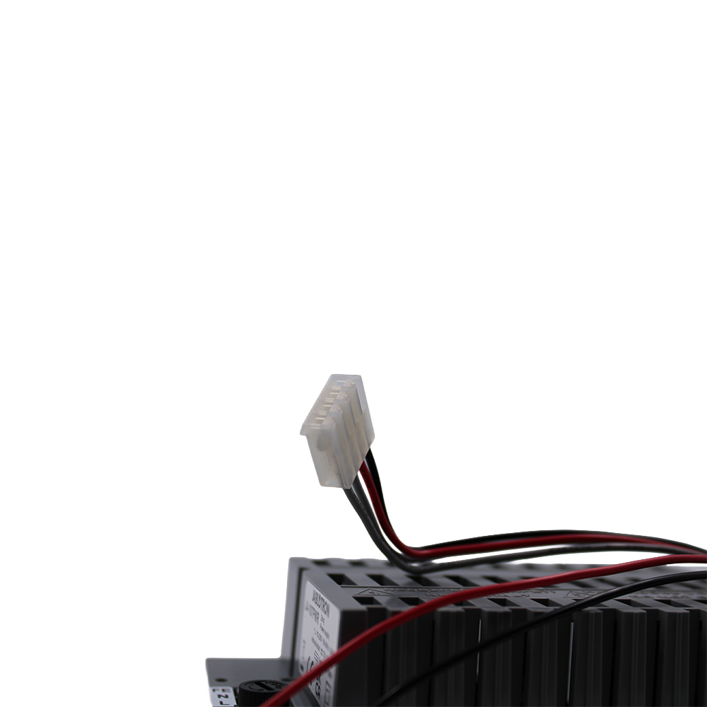 Netzteil mit besonderer Sicht auf das Kabel für JA-83K Oasis Zentrale